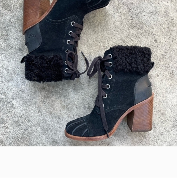 UGG Black Jaxon Cuff Bootie, Size 7 - Picture 4 of 9